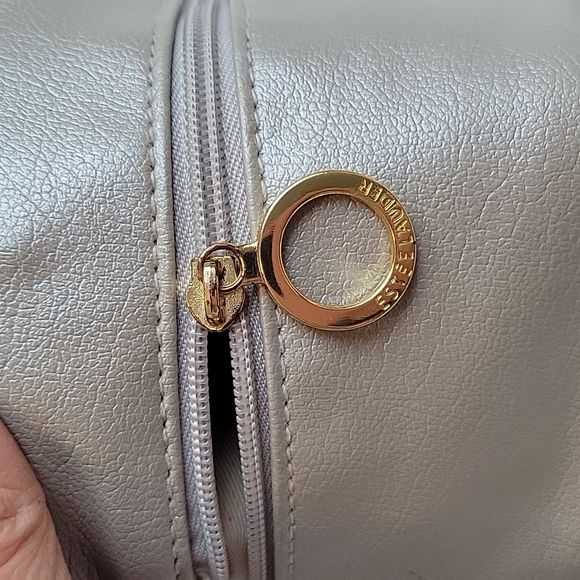 ESTEE Lauder Cilinder Makeup Bag - Picture 2 of 5